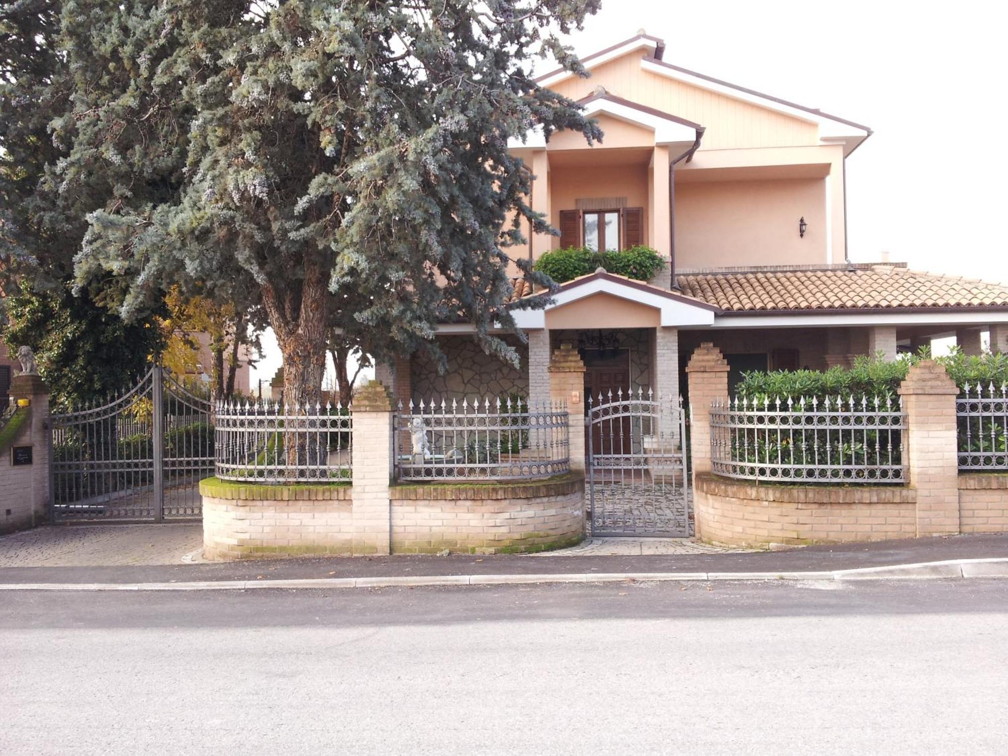 Luconi Affittacamere Jesi Exterior foto